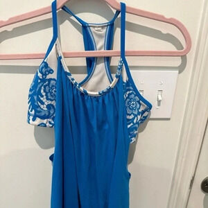🍀 Lululemon Womens size 6 tank set